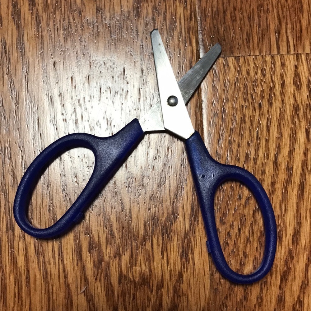 🎁tiny scissors - Picture 2 of 3